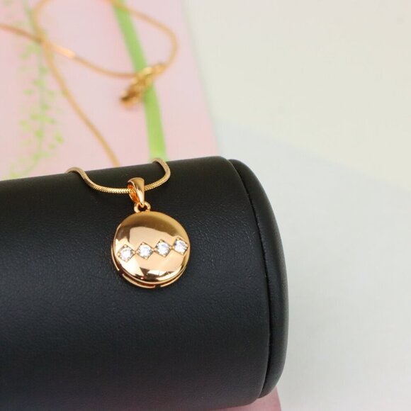 "Round Rose Gold Pendant with Zigzag White Crystal Accent Design, XPPT1255 - Picture 4 of 12